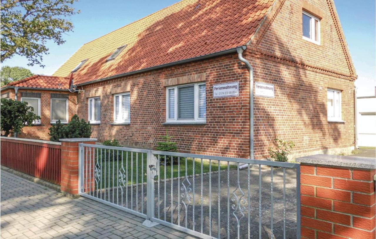 Awesome apartment in Lbtheen-Garlitz with 2 Bedrooms Buitenkant foto