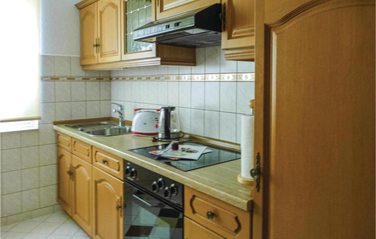 Awesome apartment in Lbtheen-Garlitz with 2 Bedrooms Buitenkant foto